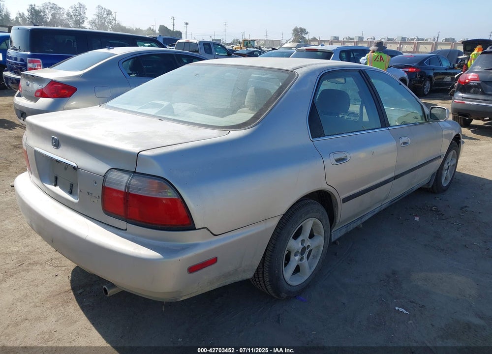 1996 HONDA ACCORD LX/EX VIN: 1HGCD5634TA005606