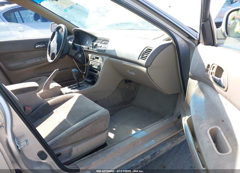 1996 HONDA ACCORD LX/EX VIN: 1HGCD5634TA005606