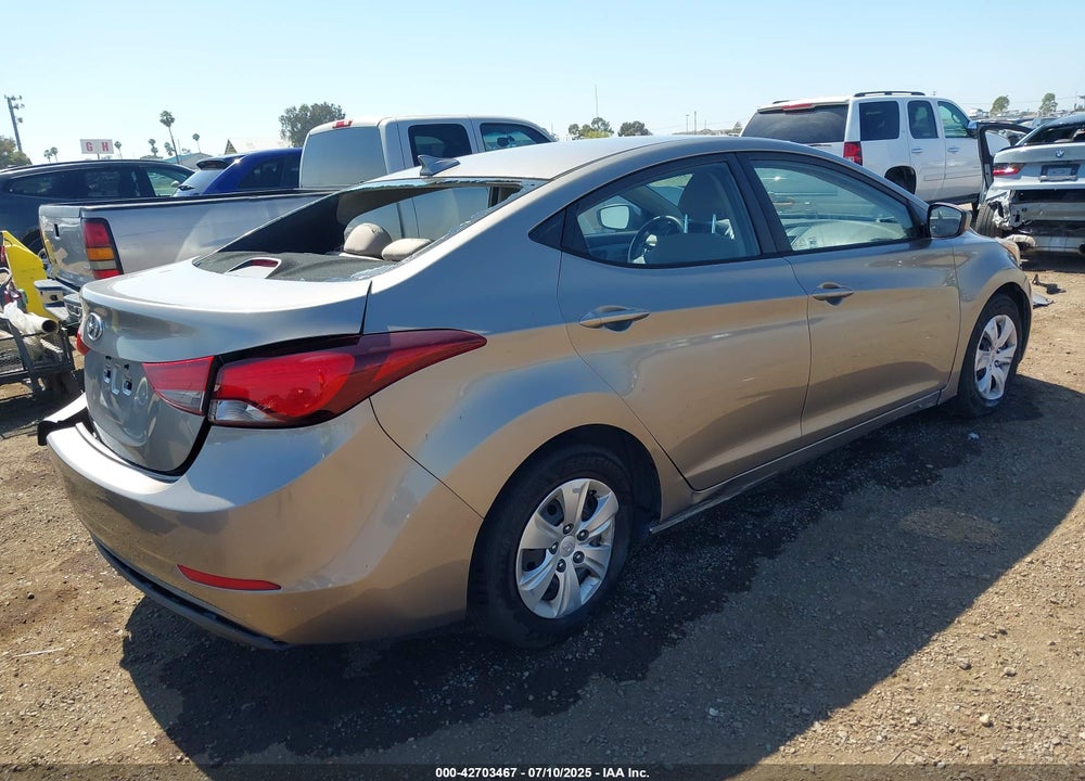 2016 HYUNDAI ELANTRA VIN: 5NPDH4AE4GH778097