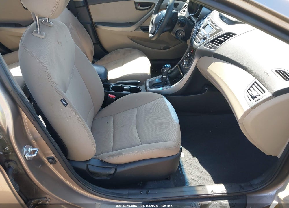 2016 HYUNDAI ELANTRA VIN: 5NPDH4AE4GH778097