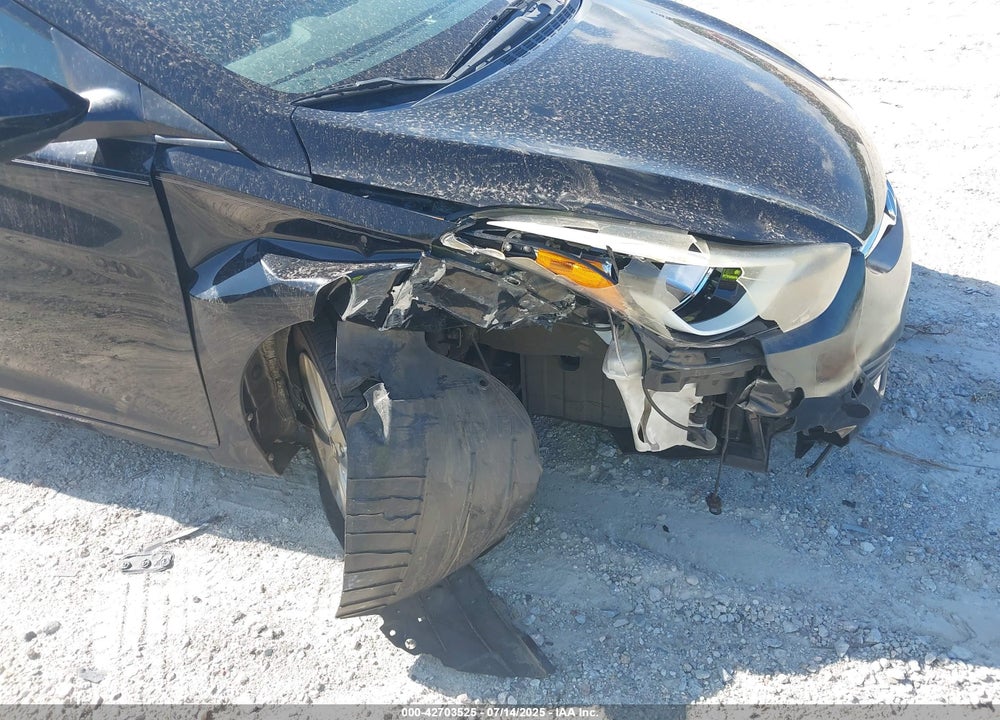 2015 HYUNDAI ELANTRA VIN: KMHDH4AE0FU355436