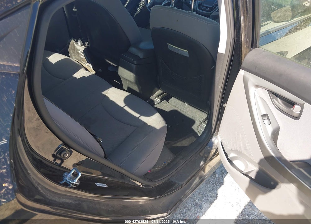 2015 HYUNDAI ELANTRA VIN: KMHDH4AE0FU355436