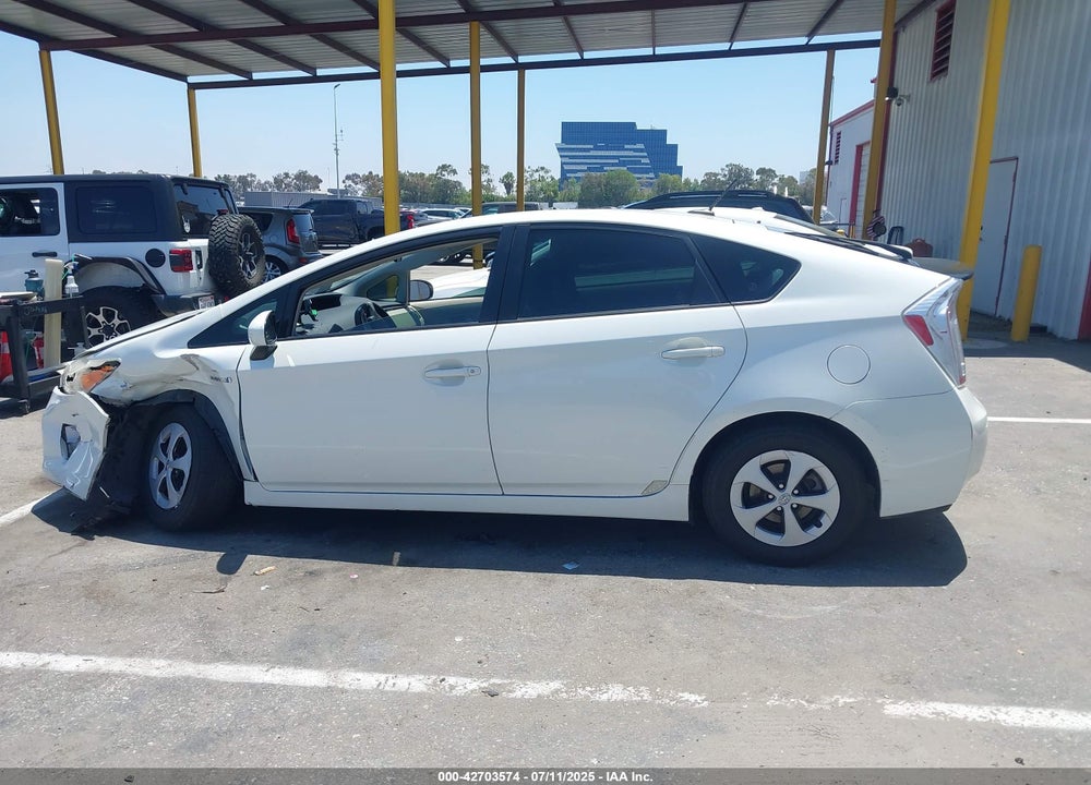 2014 TOYOTA PRIUS VIN: JTDKN3DU6E1737388