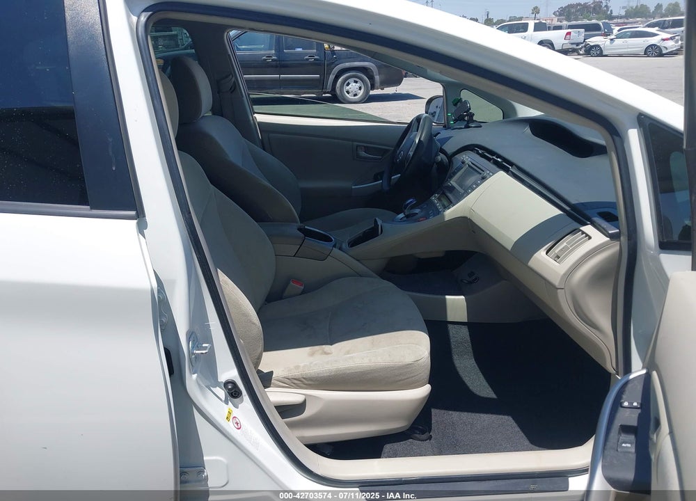 2014 TOYOTA PRIUS VIN: JTDKN3DU6E1737388