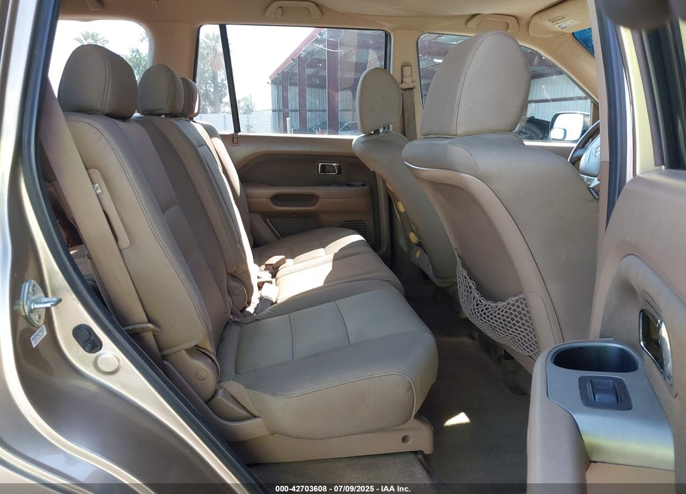 2007 HONDA PILOT VIN: 5FNYF18167B015084
