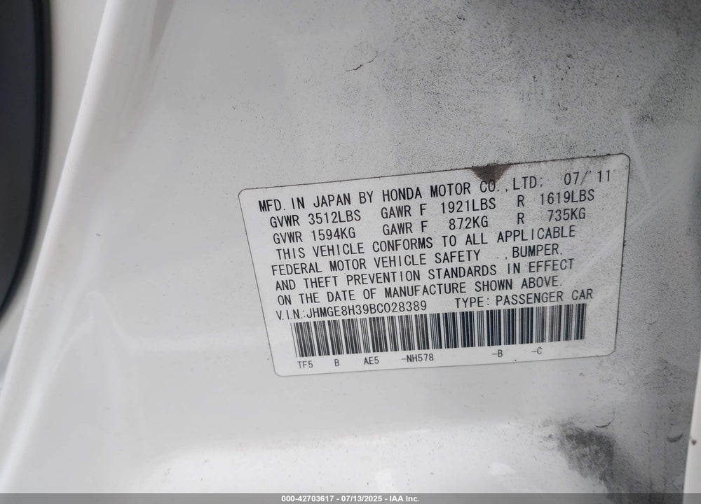 2011 HONDA FIT VIN: JHMGE8H39BC028389