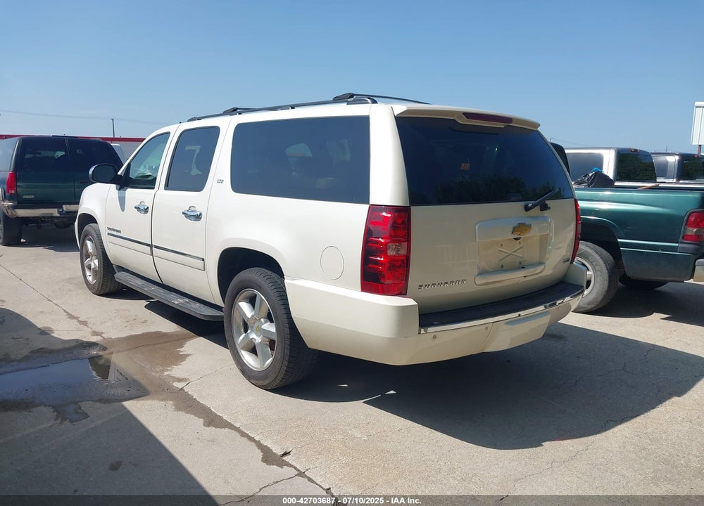 2011 CHEVROLET SUBURBAN 1500 VIN: 1GNSCKE09BR201504