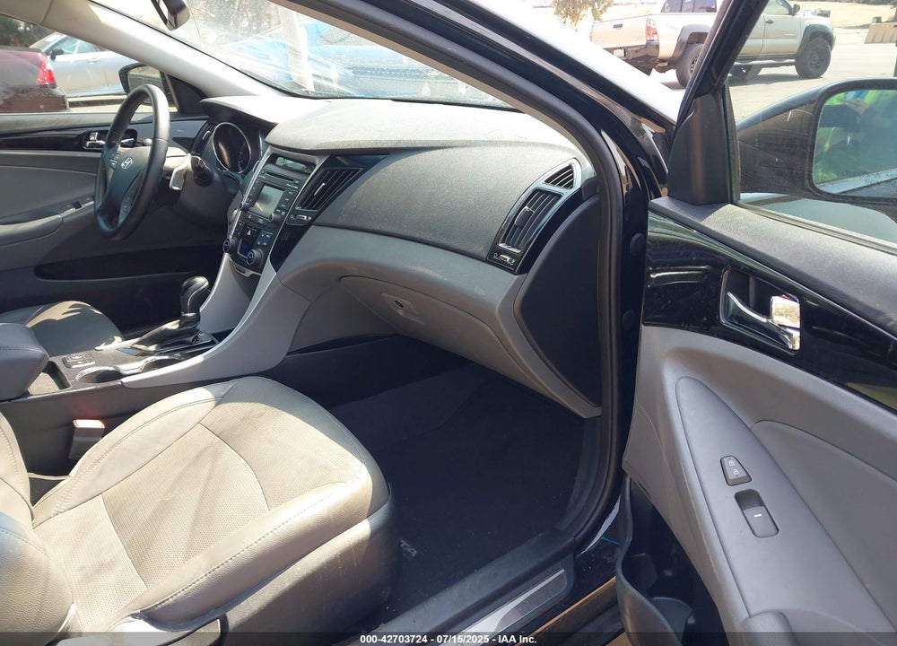 2014 HYUNDAI SONATA VIN: 5NPEC4AB3EH846704