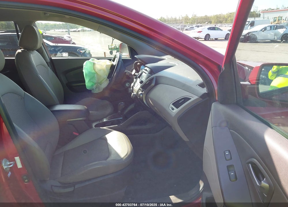 2015 HYUNDAI TUCSON VIN: KM8JU3AG9FU113402