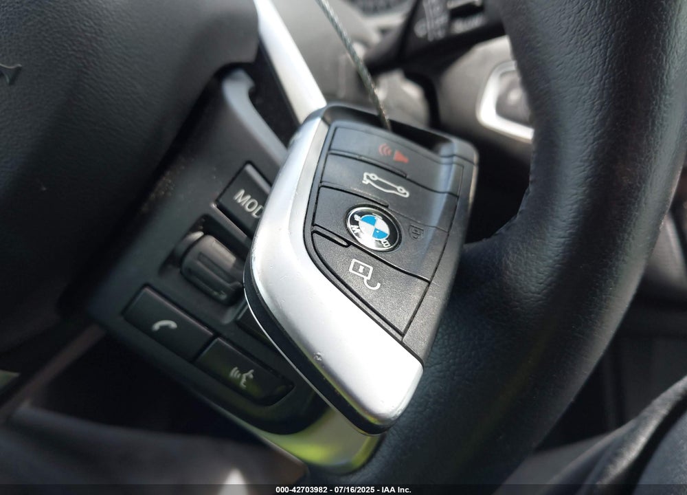 2017 BMW X1 VIN: WBXHU7C3XH5H33232