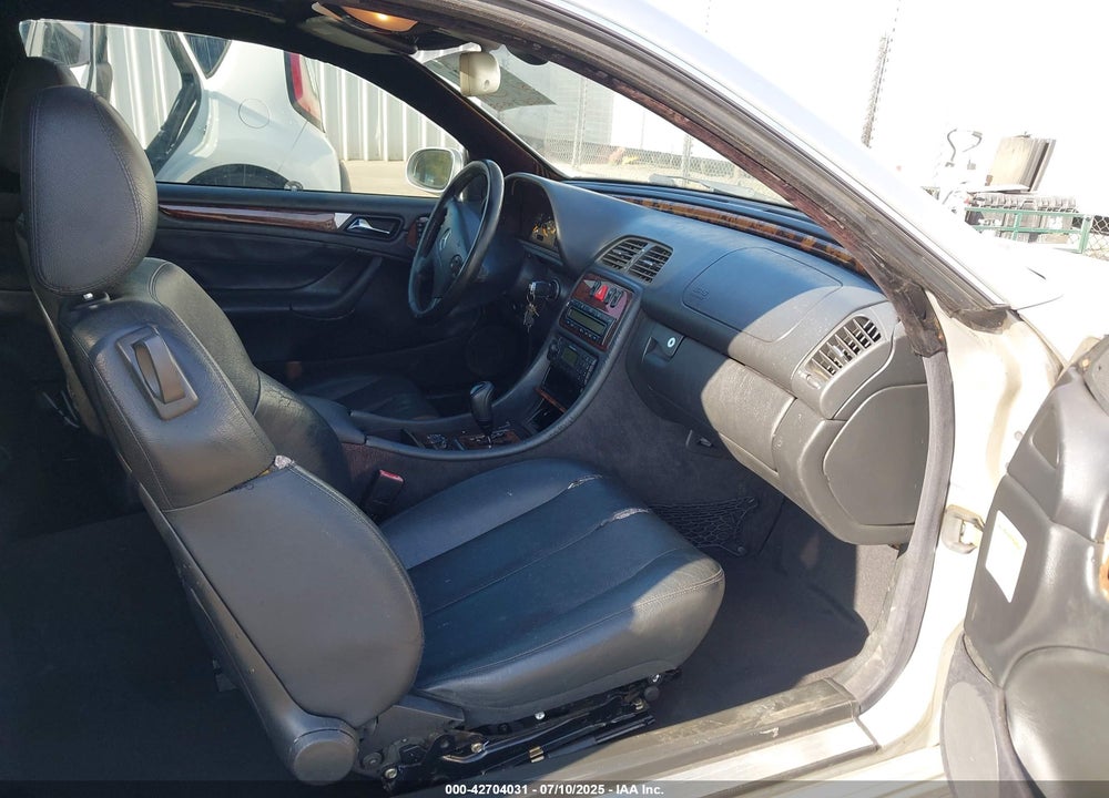 2001 MERCEDES-BENZ CLK 320 VIN: WDBLJ65G51T059868