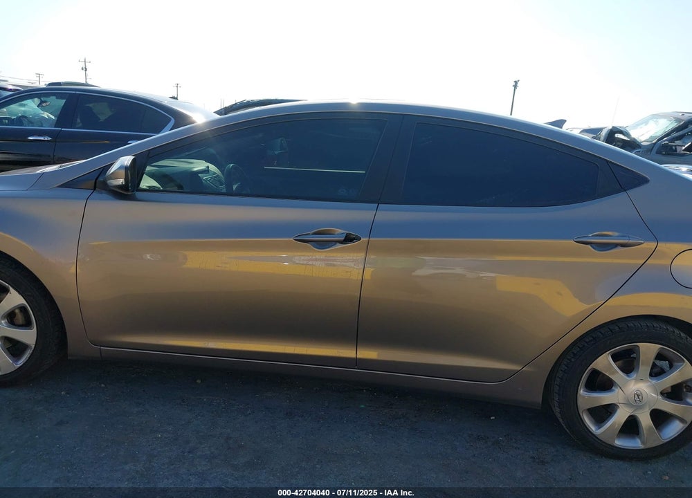 2011 HYUNDAI ELANTRA VIN: 5NPDH4AE3BH012760