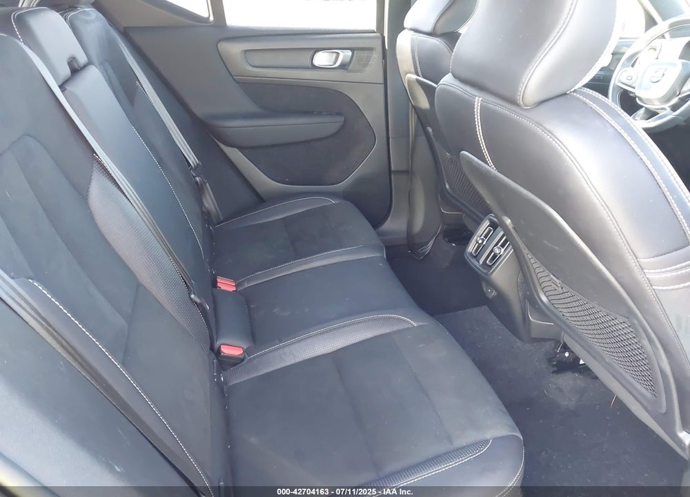 2020 VOLVO XC40 VIN: YV4162UM6L2265698
