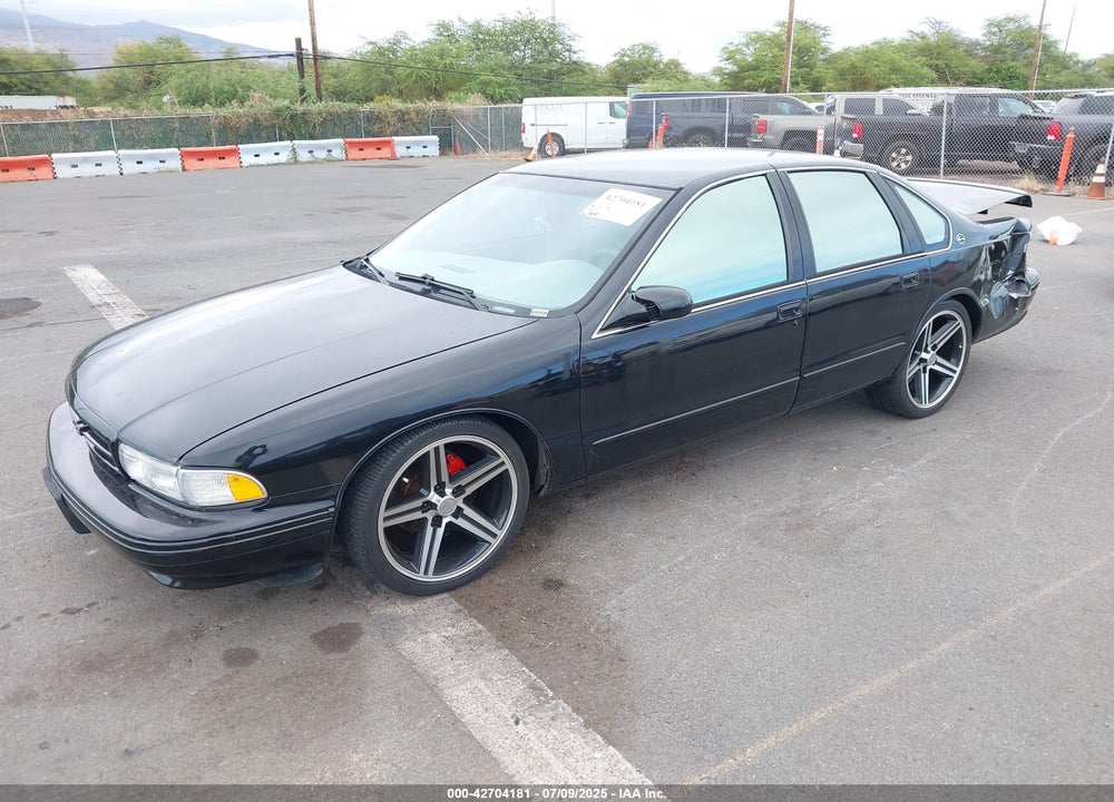 1996 CHEVROLET CAPRICE / IMPALA CLASSIC SS VIN: 1G1BL52P2TR117238