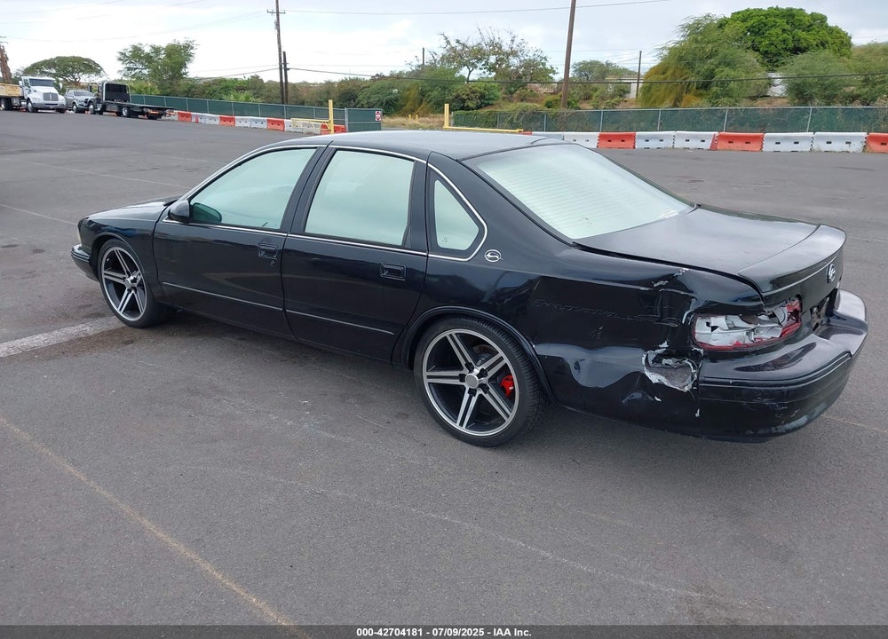 1996 CHEVROLET CAPRICE / IMPALA CLASSIC SS VIN: 1G1BL52P2TR117238