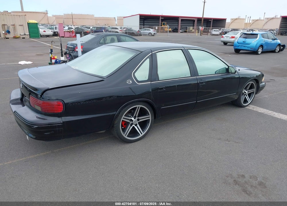 1996 CHEVROLET CAPRICE / IMPALA CLASSIC SS VIN: 1G1BL52P2TR117238