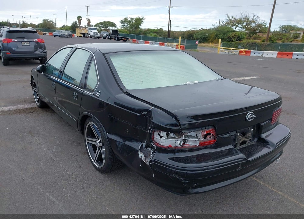 1996 CHEVROLET CAPRICE / IMPALA CLASSIC SS VIN: 1G1BL52P2TR117238
