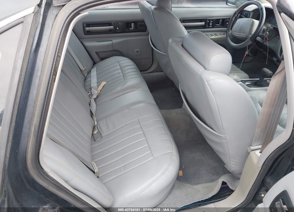 1996 CHEVROLET CAPRICE / IMPALA CLASSIC SS VIN: 1G1BL52P2TR117238