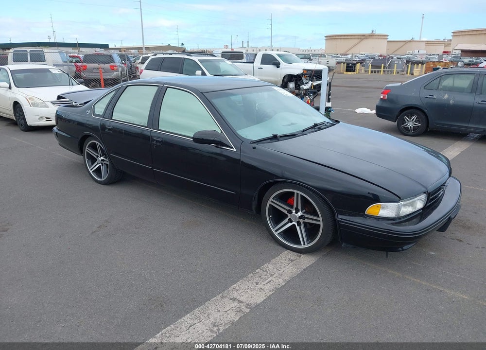 1996 CHEVROLET CAPRICE / IMPALA CLASSIC SS VIN: 1G1BL52P2TR117238