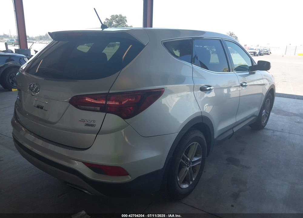 2018 HYUNDAI SANTA FE VIN: 5XYZTDLB4JG544130