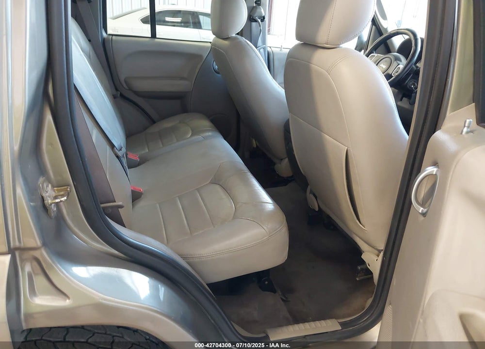 2004 JEEP LIBERTY RENEGADE VIN: 1J4GK38K04W155631