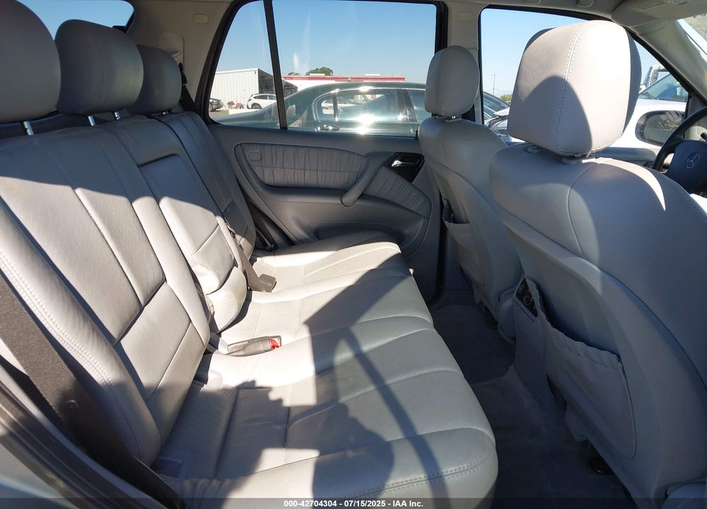2005 MERCEDES-BENZ ML 500 VIN: 4JGAB75E15A542992