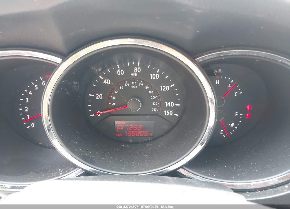 2011 KIA SORENTO VIN: 5XYKTDA19BG093600