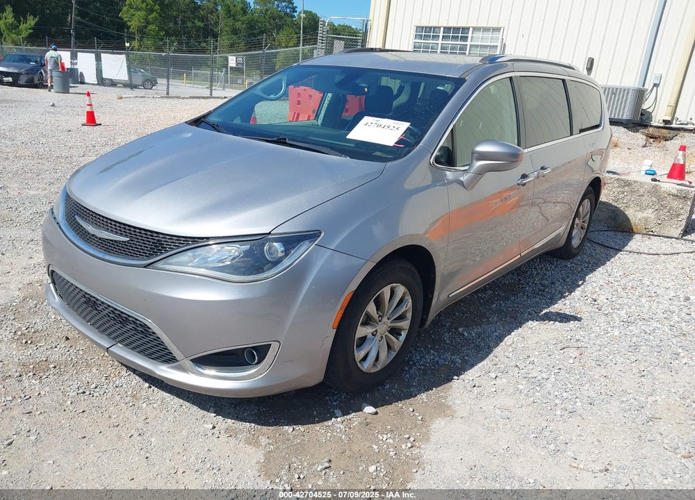 2018 CHRYSLER PACIFICA TOURING L VIN: 2C4RC1BG5JR120091