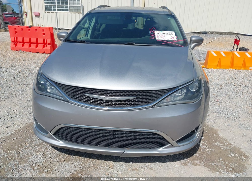 2018 CHRYSLER PACIFICA TOURING L VIN: 2C4RC1BG5JR120091