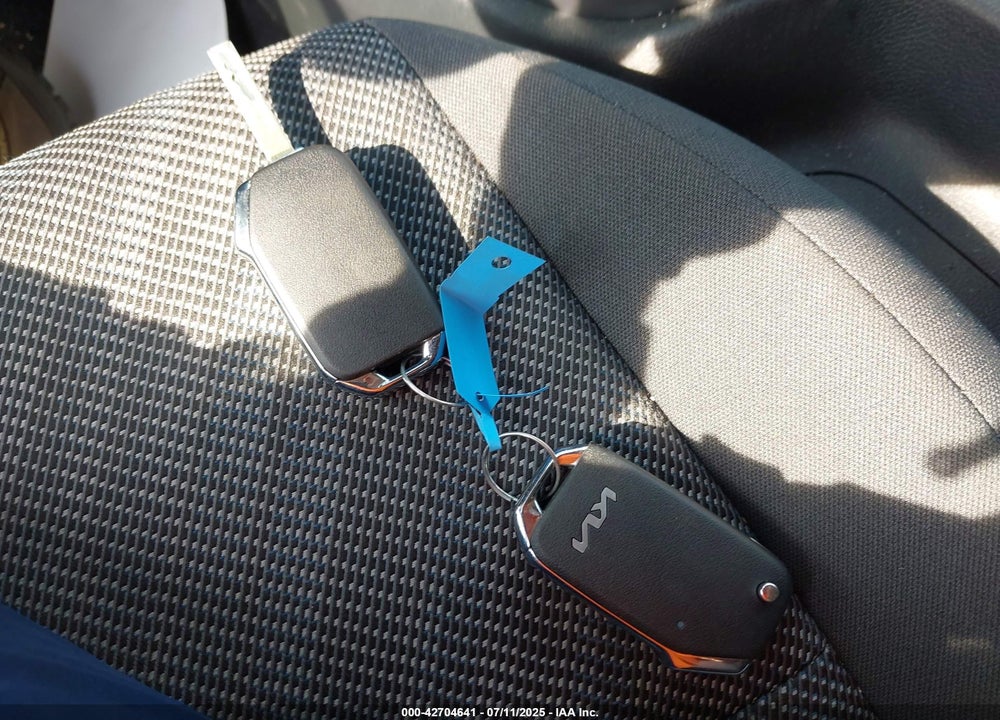 2025 KIA SELTOS VIN: KNDEPCAAXS7719812