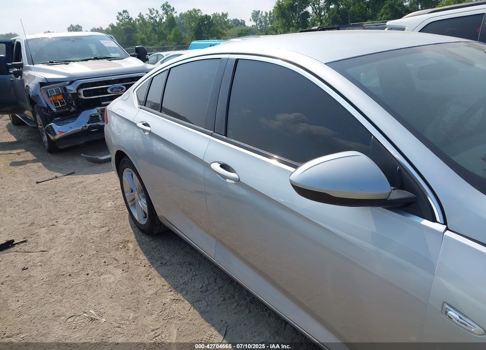 2018 BUICK REGAL SPORTBACK VIN: W04GL6SX5J1068898