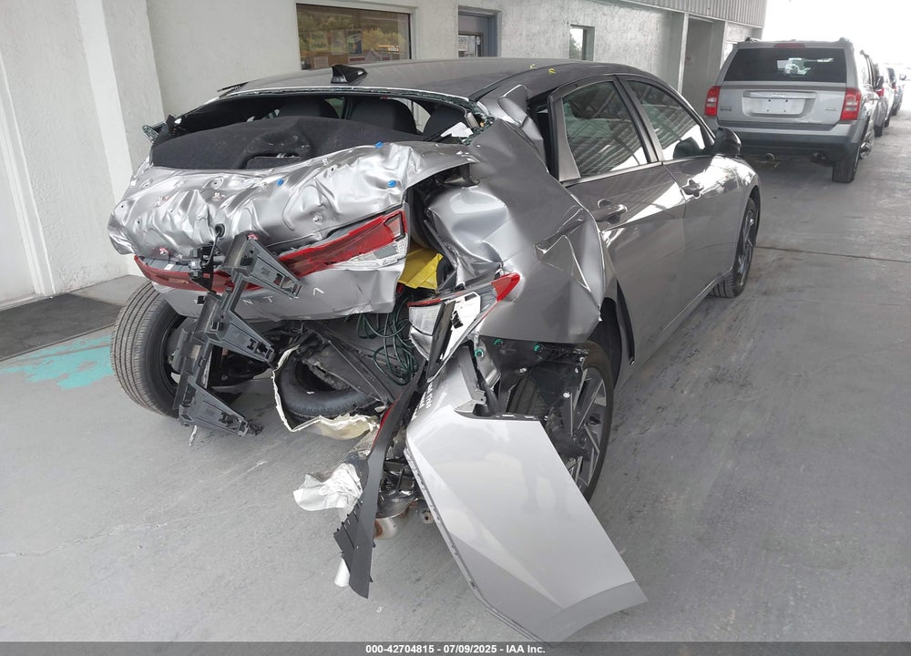 2025 HYUNDAI ELANTRA SEL SPORT VIN: KMHLM4DG3SU981397
