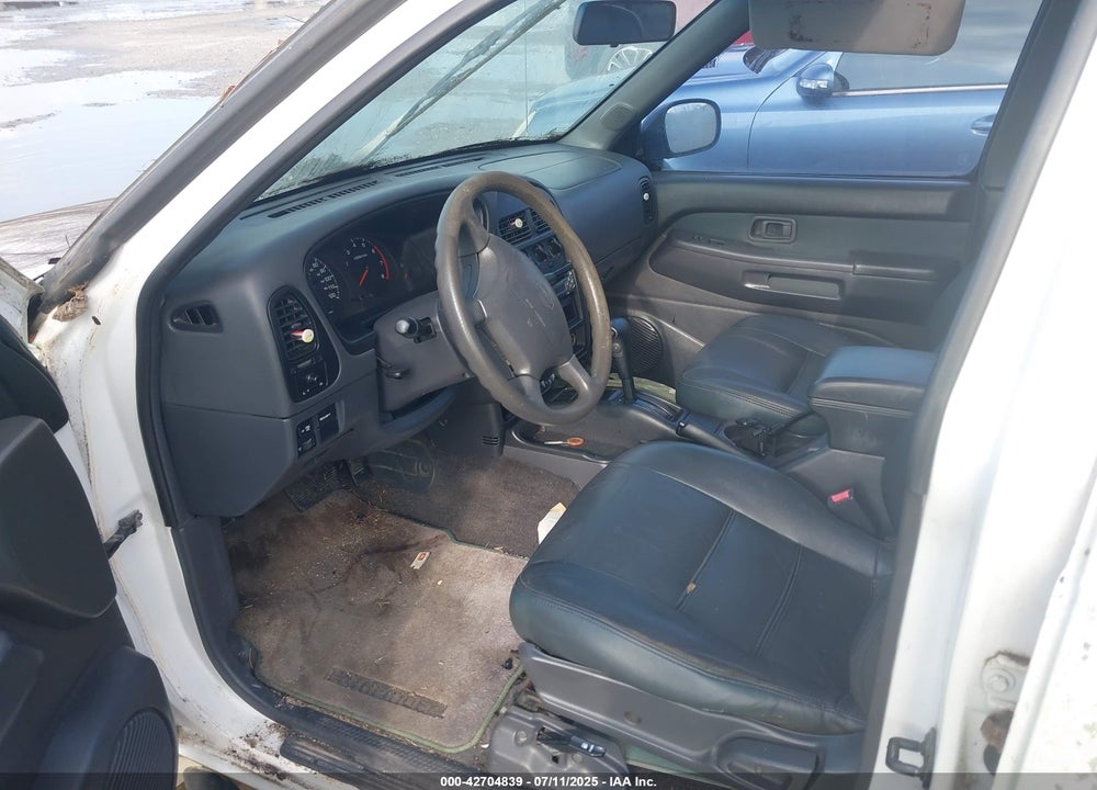 1999 NISSAN PATHFINDER LE/SE/XE VIN: JN8AR05S8XW328010