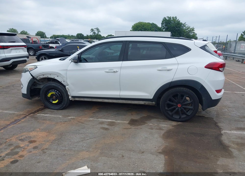 2017 HYUNDAI TUCSON NIGHT VIN: KM8J33A26HU535024