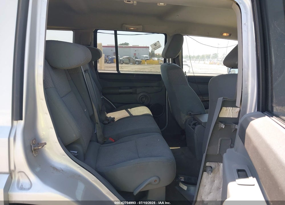 2007 JEEP COMMANDER SPORT VIN: 1J8HH48K97C587583