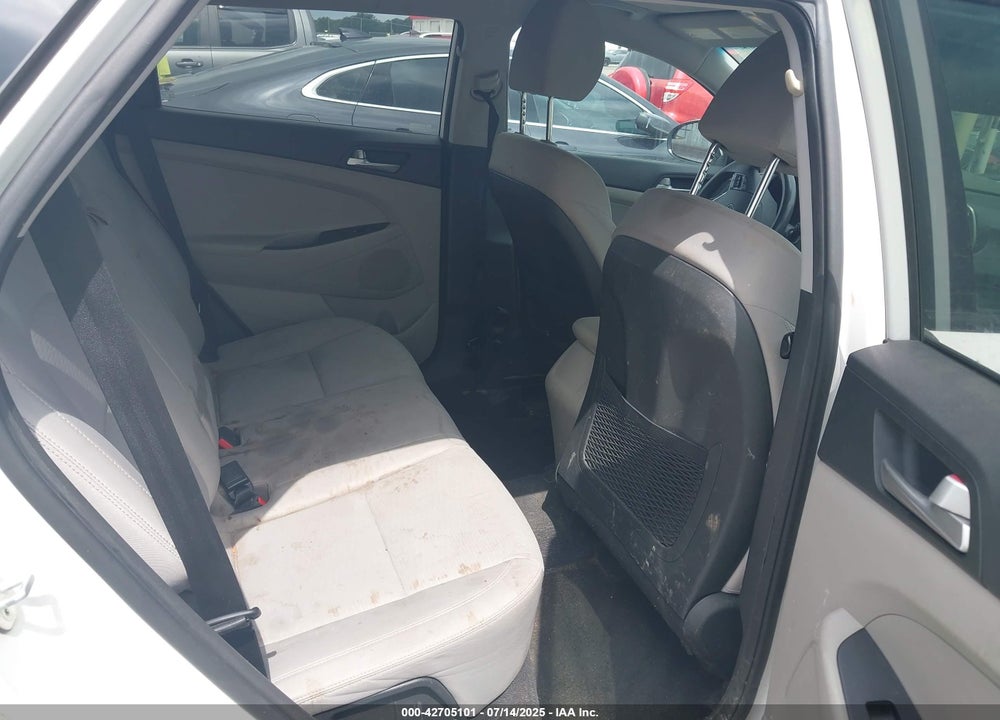 2019 HYUNDAI TUCSON VIN: KM8J23A44KU922117