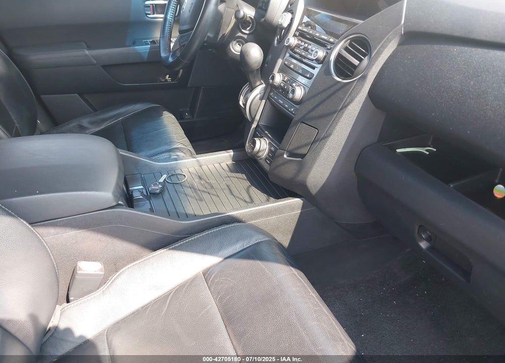 2012 HONDA PILOT TOURING VIN: 5FNYF4H95CB033187