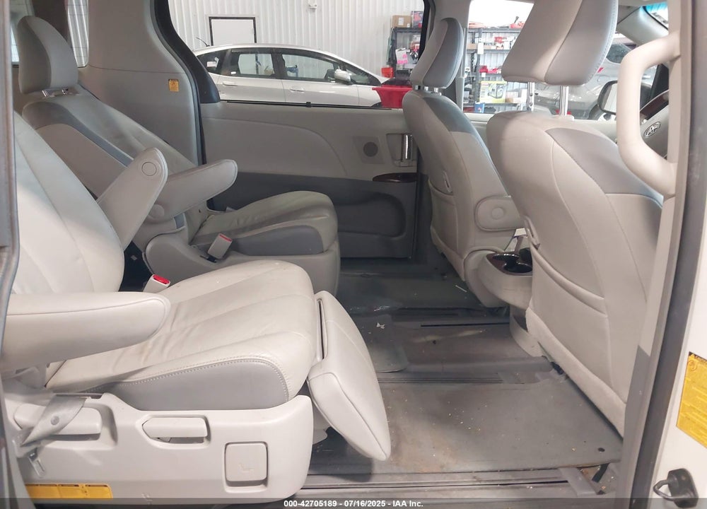 2012 TOYOTA SIENNA LIMITED V6 7 PASSENGER VIN: 5TDYK3DC9CS254505