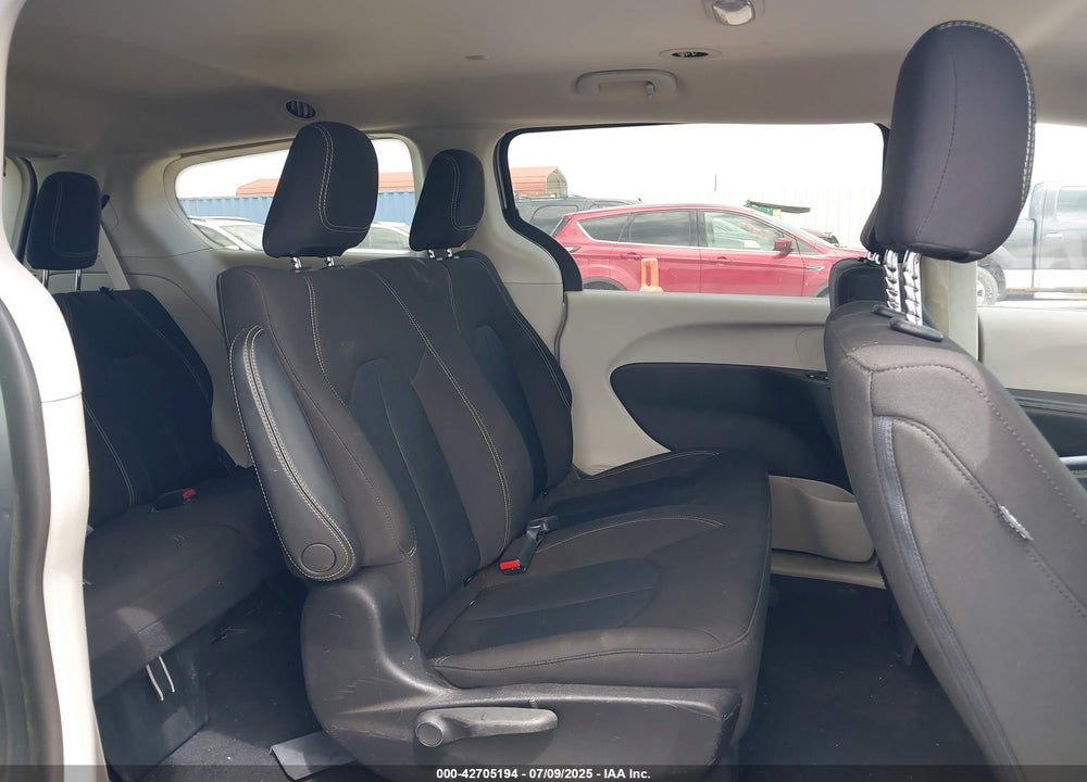 2020 CHRYSLER VOYAGER L VIN: 2C4RC1AG7LR243377