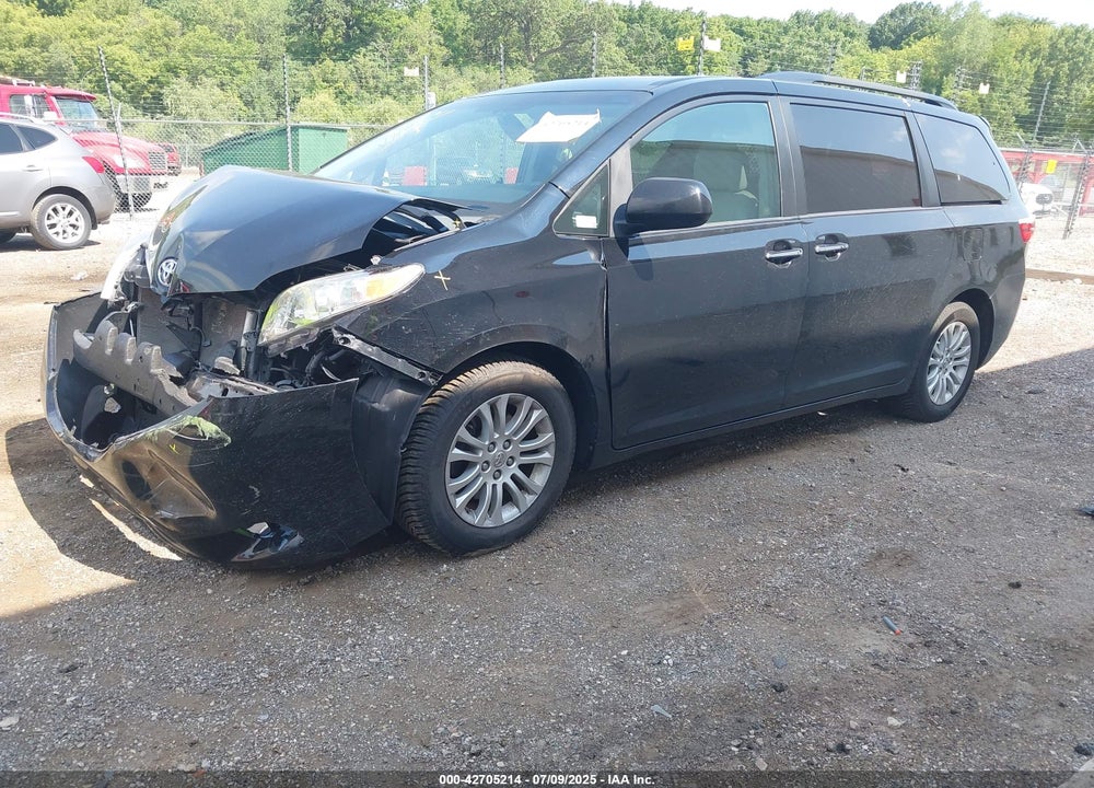 2016 TOYOTA SIENNA XLE 8 PASSENGER VIN: 5TDYK3DC4GS691172