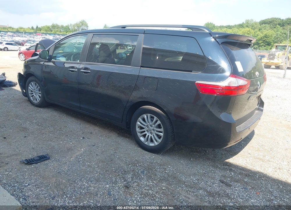 2016 TOYOTA SIENNA XLE 8 PASSENGER VIN: 5TDYK3DC4GS691172