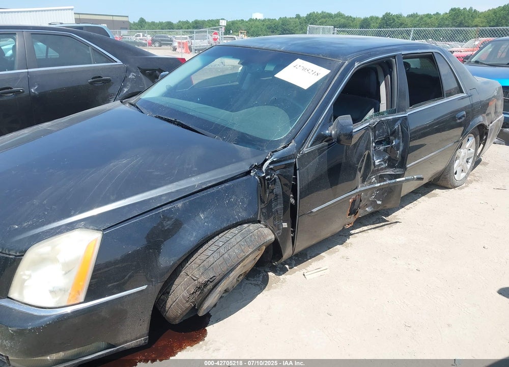 2008 CADILLAC DTS VIN: 1G6KD57Y08U100077