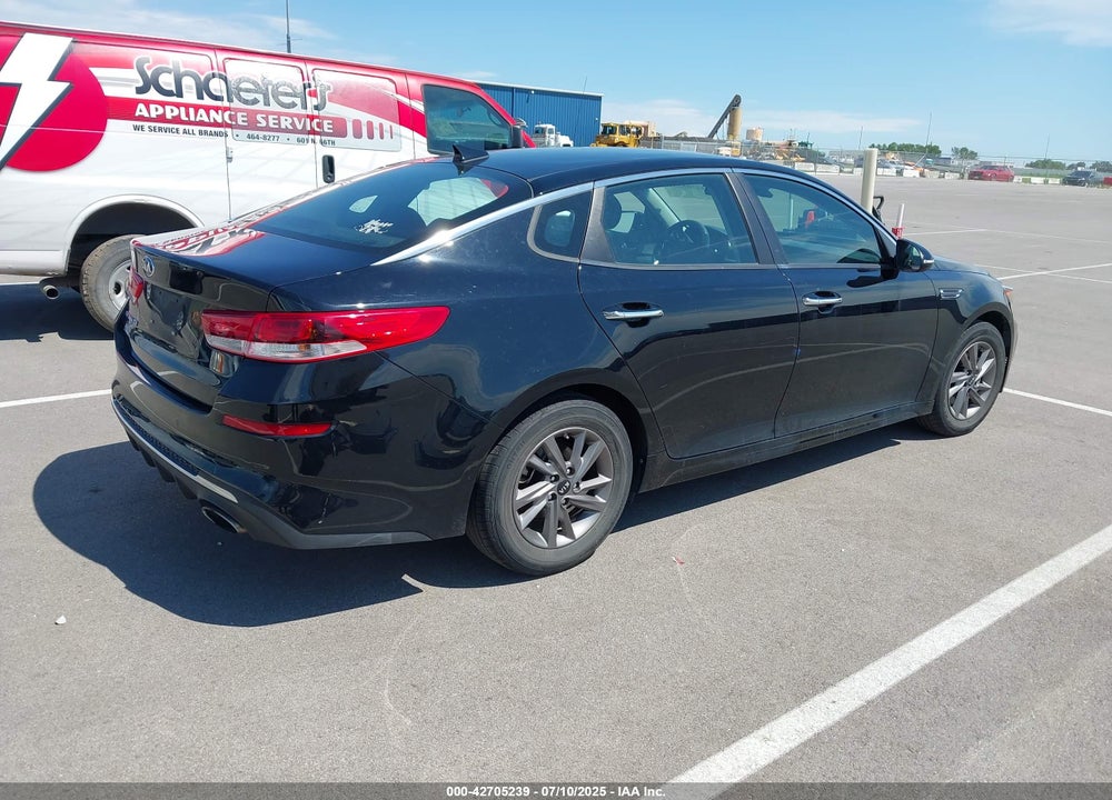 2020 KIA OPTIMA VIN: 5XXGT4L31LG422820