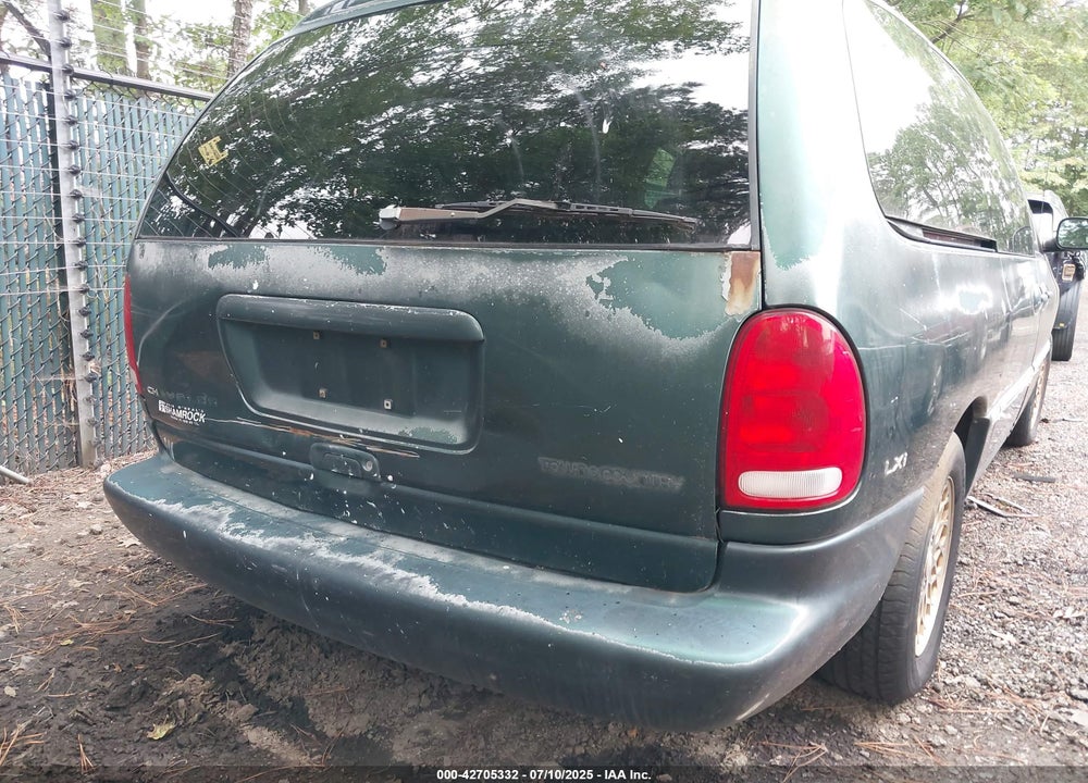 1998 CHRYSLER TOWN & COUNTRY LXI VIN: 1C4GP64L9WB665462