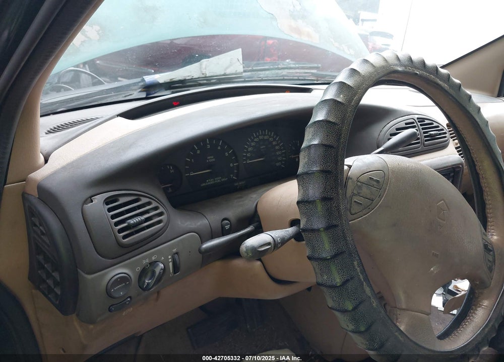 1998 CHRYSLER TOWN & COUNTRY LXI VIN: 1C4GP64L9WB665462