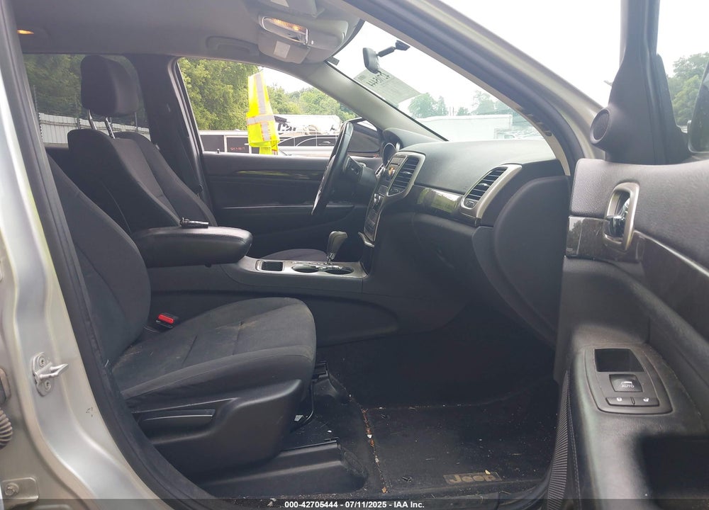 2013 JEEP GRAND CHEROKEE VIN: 1C4RJFAG2DC581136