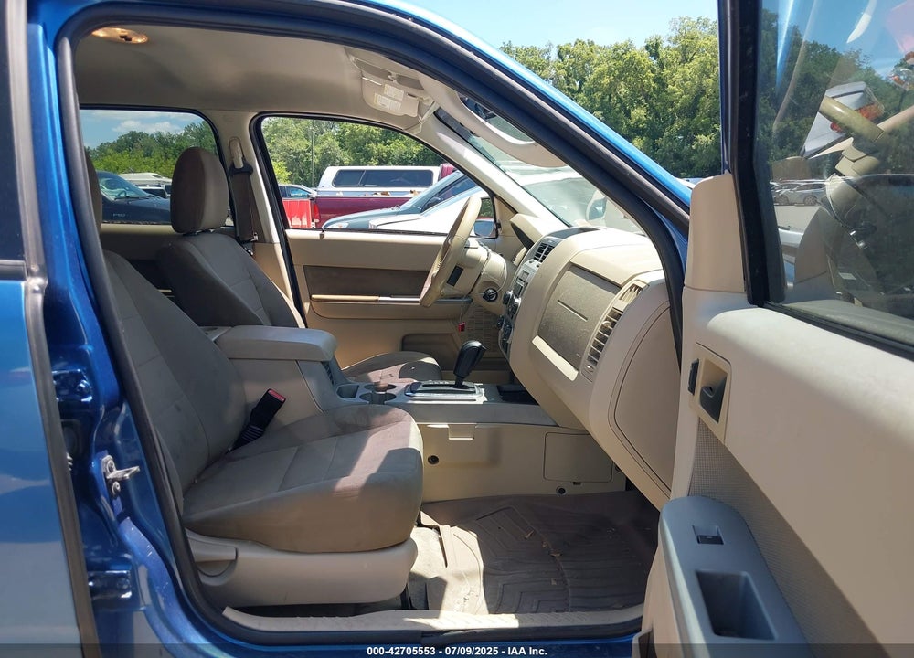 2010 FORD ESCAPE VIN: 1FMCU0DG2AKA77673