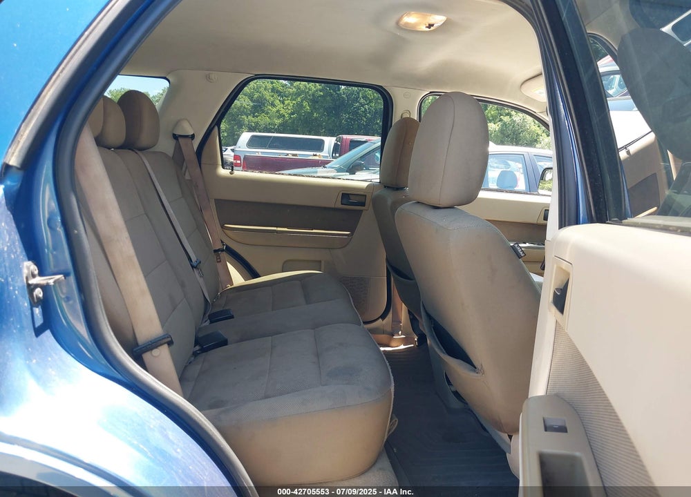 2010 FORD ESCAPE VIN: 1FMCU0DG2AKA77673