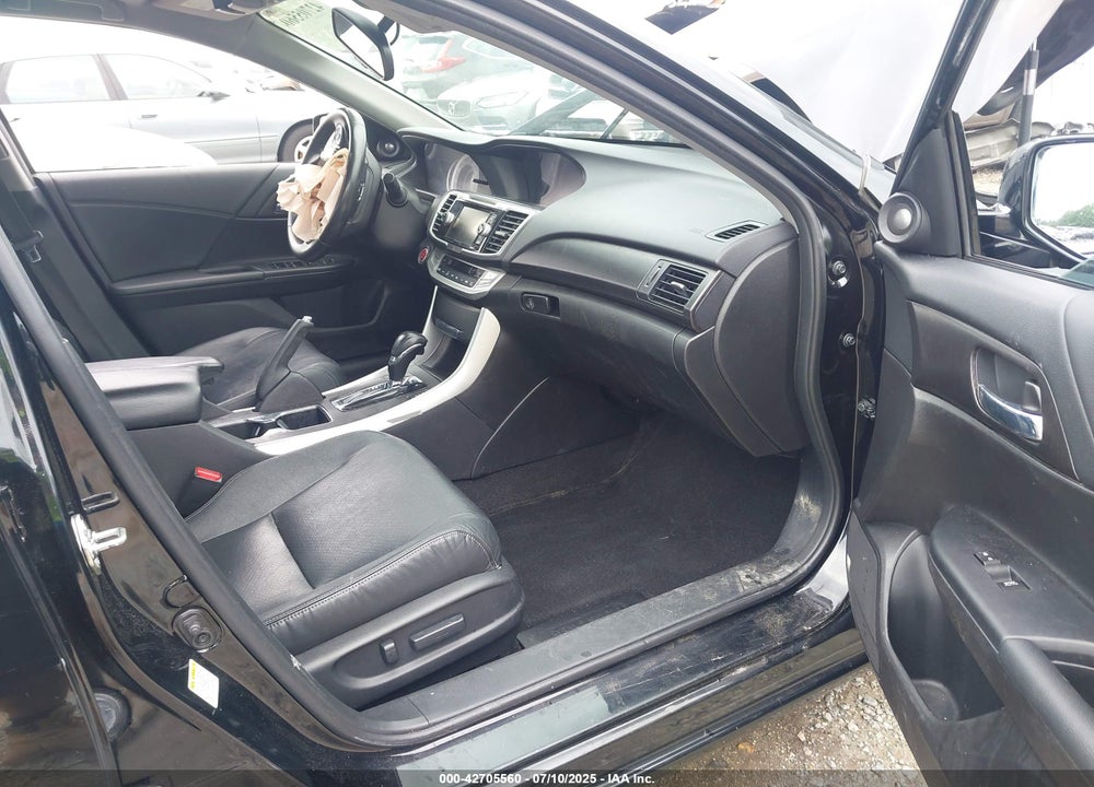 2015 HONDA ACCORD VIN: 1HGCR3F88FA019904
