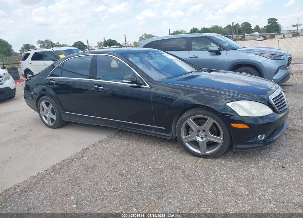 2007 MERCEDES-BENZ S 550 VIN: WDDNG71X47A138401